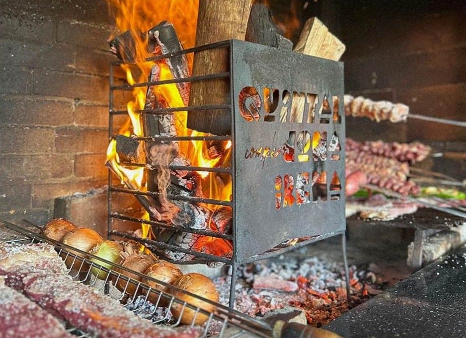 Churrasco no fogo de chão do Quintal